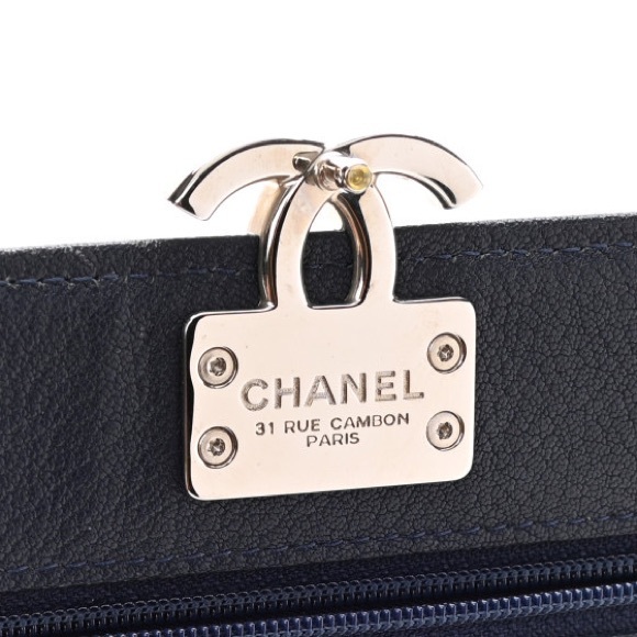 CHANEL Grained Calfskin Quilted CC Box Wallet On Chain WOC Navy - Picture 6 of 13